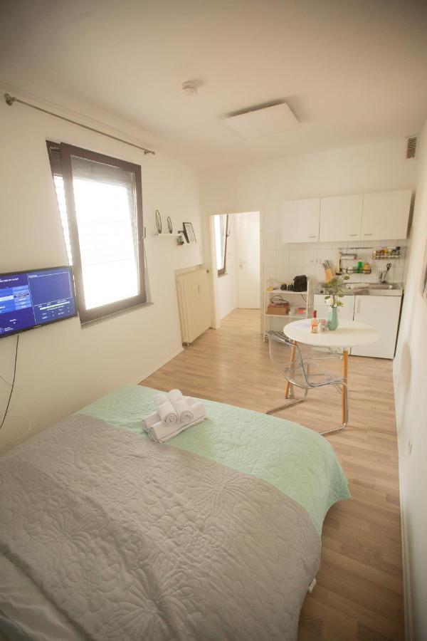 Neu Innenstadt Altstadt Apartment In Top Lage Von Koln Εξωτερικό φωτογραφία